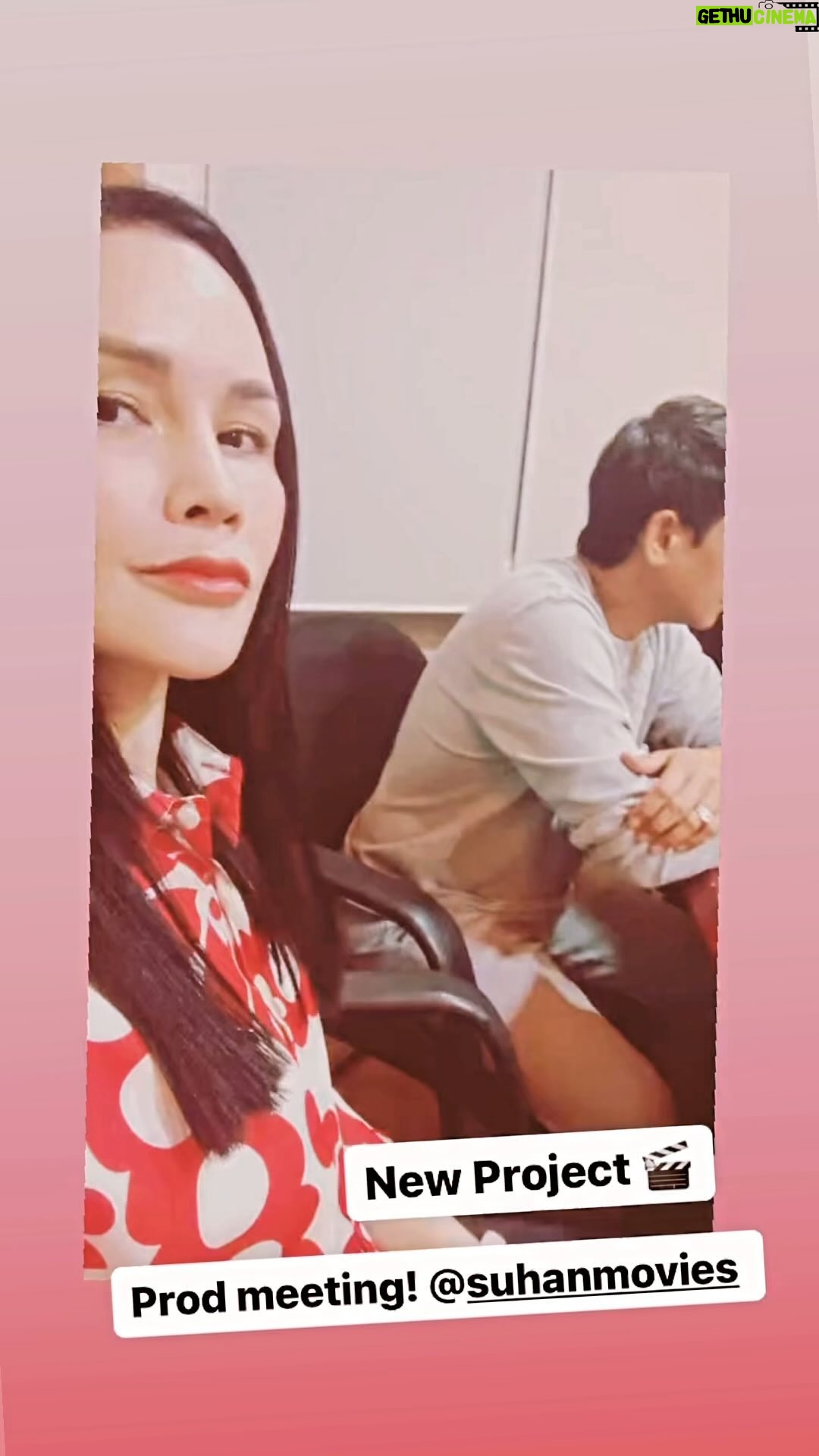 Sarimah Ibrahim Instagram - It is truly is about to get super real- real soon! 🎬🦾🎥 So..We start shoot this weekend! 🦾🔥 Let's goooooooooo!! @maskteam #tvdrama #episodic with @suhanmovies with my long time friend @iamrosyam and team, another industry friend @zamarulhisham93, @elvinamohamad @lorenzoirmann @myraafrina and many more. 🤲🏻❤️ @astrogempak @astromalaysia @astroriahd This⚡️✨💫💥 glam team @fatimahishak @pejoyyahaya @suciuwais #doakanterbaik #comingsoon #actorslife