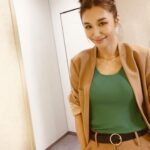 Sarina Suzuki Instagram - あと数日お仕事したら また母親休暇もらいます。 楽しみすぎる😆 前は歌う時だけやったけど 最近は歌わなくても団子🍡 おーいぇー🤘Boom #紗理奈流styling