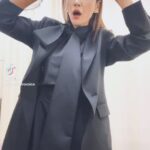Sarina Suzuki Instagram - 今日はFF（ファイナルファンタジー）取材日 いつもよりフォーマルスーツで大真面目に 新聞雑誌等の取材のインタビュー。 待ち時間、静かな室内でスタッフにバレないようにカーテンの向こうで大真面目にマリオチャレンジしてたどあほうです😎笑 年明けたら稽古始まって 2月24日からいよいよ公演開始。 マリオチャレンジしてる場合ではない、 殺陣の稽古もしなければ！！ #ファイナルファンタジー幻影戦争 wearing @doublestandard_official