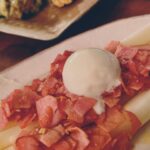 Sarina Suzuki Instagram - ホワイトアスパラの季節。 スーパーでは必ず旬のものを選ぶ。 結局旬のものが1番美味しい😋 #紗理奈流dining #munehiroキッチン