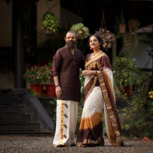 Saritha Jayasurya Instagram - The more you celebrate your life the more there is in life to celebrate! Wishing you all lots of love , joy and happiness this festive season!

#festiveseason  #festivevibes