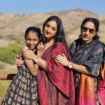 Saritha Jayasurya Instagram - ❤️🧡🖤❤️