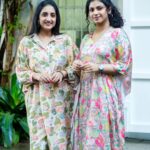 Saritha Jayasurya Instagram - Embrace the easy breezy summer vibes with our effortless casuals! Photo @satzsugi 💄 @vinotha_makeupartist