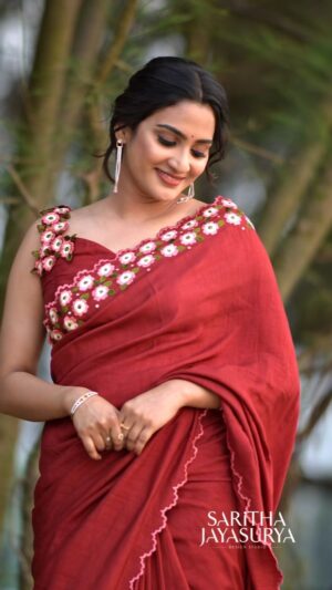 Saritha Jayasurya Instagram - Bloom!
Collections available Online & at our store in Kochi.
Kindly whatsapp on 8943005544 for enquires.