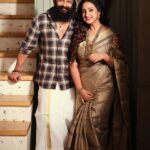 Saritha Jayasurya Instagram - 🖤🤎 📸 @shafishakkeer #throwback