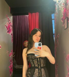 Actress Sasha Spielberg HD Instagram Photos and Wallpapers May 2023