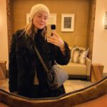 Sasha Alexander Instagram - Let it snow. ❄️❄️❄️