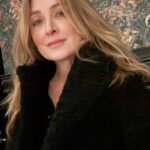 Sasha Alexander Instagram – cozy on a rainy ☔️