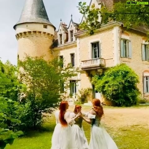 Sasha Alsberg Instagram - YOU’RE INVITED! ✨ I am SO excited to share that @aclotheshorse and I are going back to France and collaborating with @manorandmaker for the “Main Character Retreat” AND YOU’RE INVITED! (For details and dates go to the link in my bio) There’s only a few spots available, so sign up now to get updates on this retreat before it fills up. I’m beyond excited to return to my home away from home and spend a week creating whimsical content with fellow creatives. We have so many fun activities planned from flower crown workshops, to all white picnics, and masked dinners and plenty of time to soak up the ambiance of a 16th century French castle we’ll have all to ourselves. It’s going to be the most magical week this summer! #france #chateau