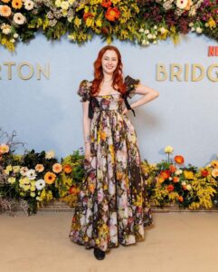 Sasha Alsberg Instagram - Dearest Readers, I went to the @netflixuk Bridgerton event and it was a ball 💕 cannot wait for season 3 and all the #Polin love! #bridgertonnetflix #bridgertonseason3 Dress: @aclotheshorse’s GLORIOUS dress from @selkie