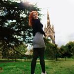 Sasha Alsberg Instagram - Swipe to see who I got reunited with yesterday in London! ❤️#TheGoodOldDaysReturn Missed @tashapolis and @xtinemay loads and it’s so surreal to see them IRL again ✨ it was the best of days! #besties #reunited #booktube #prettylittlelondon #autumnoutfit #thehappynow #redhead