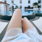 Sasha Alsberg Instagram - Oh Florida, thank you for this gorgeous weather ❤️ thanks for the warm (literal) welcome! #florida #pooltime #breakingtimebooktour
