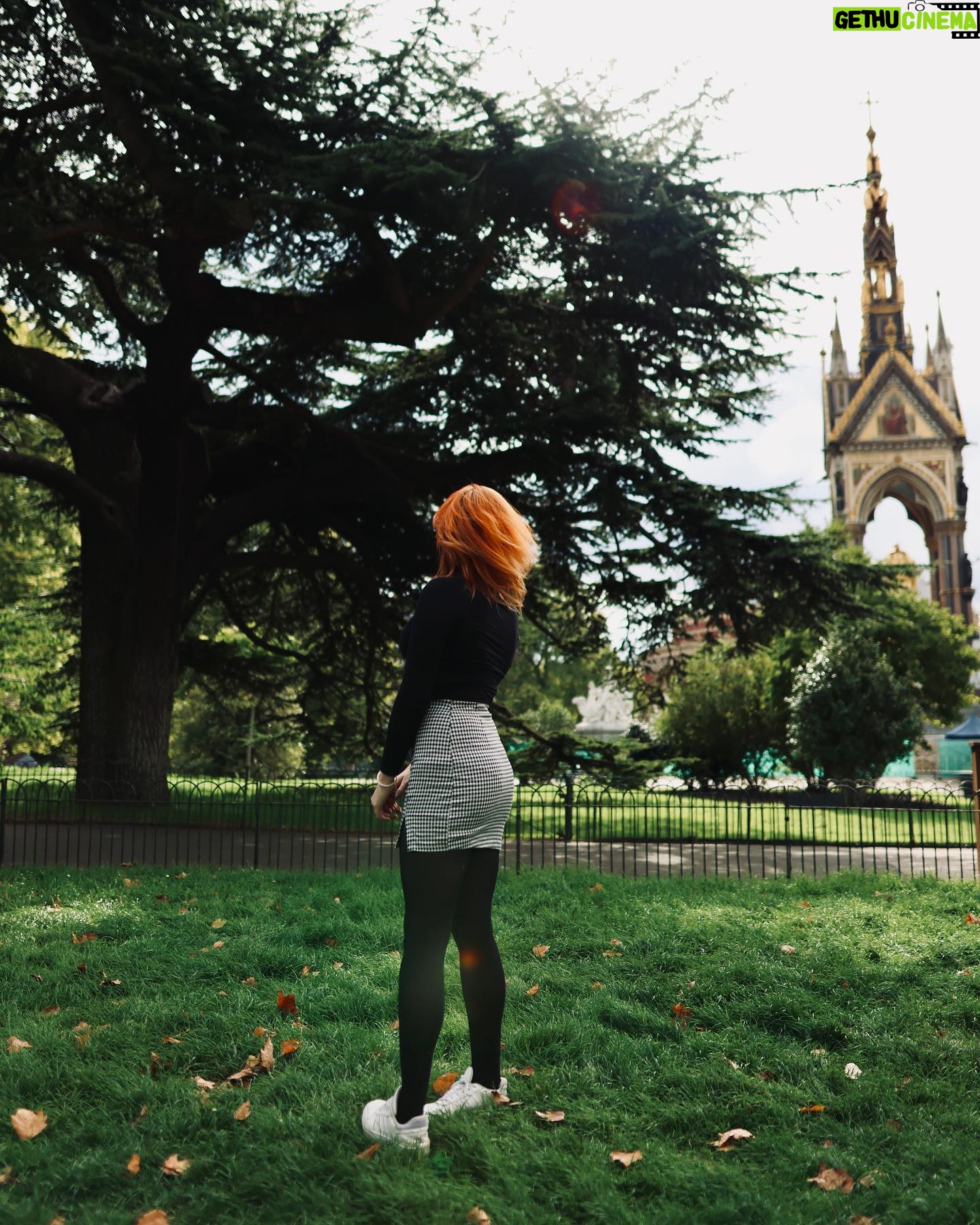 Sasha Alsberg - 4K Likes - Swipe to see who I got reunited with yesterday in London! ❤️#TheGoodOldDaysReturn
Missed @tashapolis and @xtinemay loads and it’s so surreal to see them IRL again ✨ it was the best of days! #besties #reunited #booktube #prettylittlelondon #autumnoutfit #thehappynow #redhead