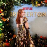 Sasha Alsberg Instagram - Dearest Readers, I went to the @netflixuk Bridgerton event and it was a ball 💕 cannot wait for season 3 and all the #Polin love! #bridgertonnetflix #bridgertonseason3 Dress: @aclotheshorse’s GLORIOUS dress from @selkie