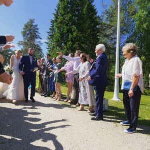 Sasha Alsberg Instagram - My favorite lass got married!! Congratulations to the beautiful bride and groom 🤍 the wedding, the people, the music, the food, the…well, EVERYTHING (!!) was otherworldly. Absolute perfection.

 And Finland, you are magical. ✨ 

#MyBestieIsAWifey @hannaaalina