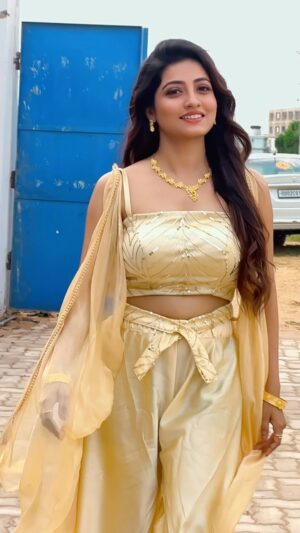 Sasmita Piyali Sahoo Instagram - Aapke pyaar mein💛💫..
#reelitfeelit #reels #reelsinstagram #hindisong #90s #love #odiagirl #actress #beautiful #gold #jewellery #reelsindia #instagram #sasmitapiyalisahoo