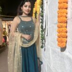 Sasmita Piyali Sahoo Instagram - କୋଉ ଫୁଲ ବେଶି ସୁନ୍ଦର?🌼❤️ . . #picoftheday #smile #flowers #marigold #odiagirl #actress #simple #indianlook #attitude #style #love #pretty #vibes #live #life #beautiful #happiness #instagram #sasmitapiyalisahoo