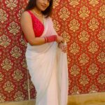 Sasmita Piyali Sahoo Instagram - Yeh ladki🔥❤️… #reelitfeelit #reelsinstagram #reelsindia #reels #hindisong #saree #odiagirl #actress #beautiful #whitesaree #expression #love #vibes #instagram #sasmitapiyalisahoo