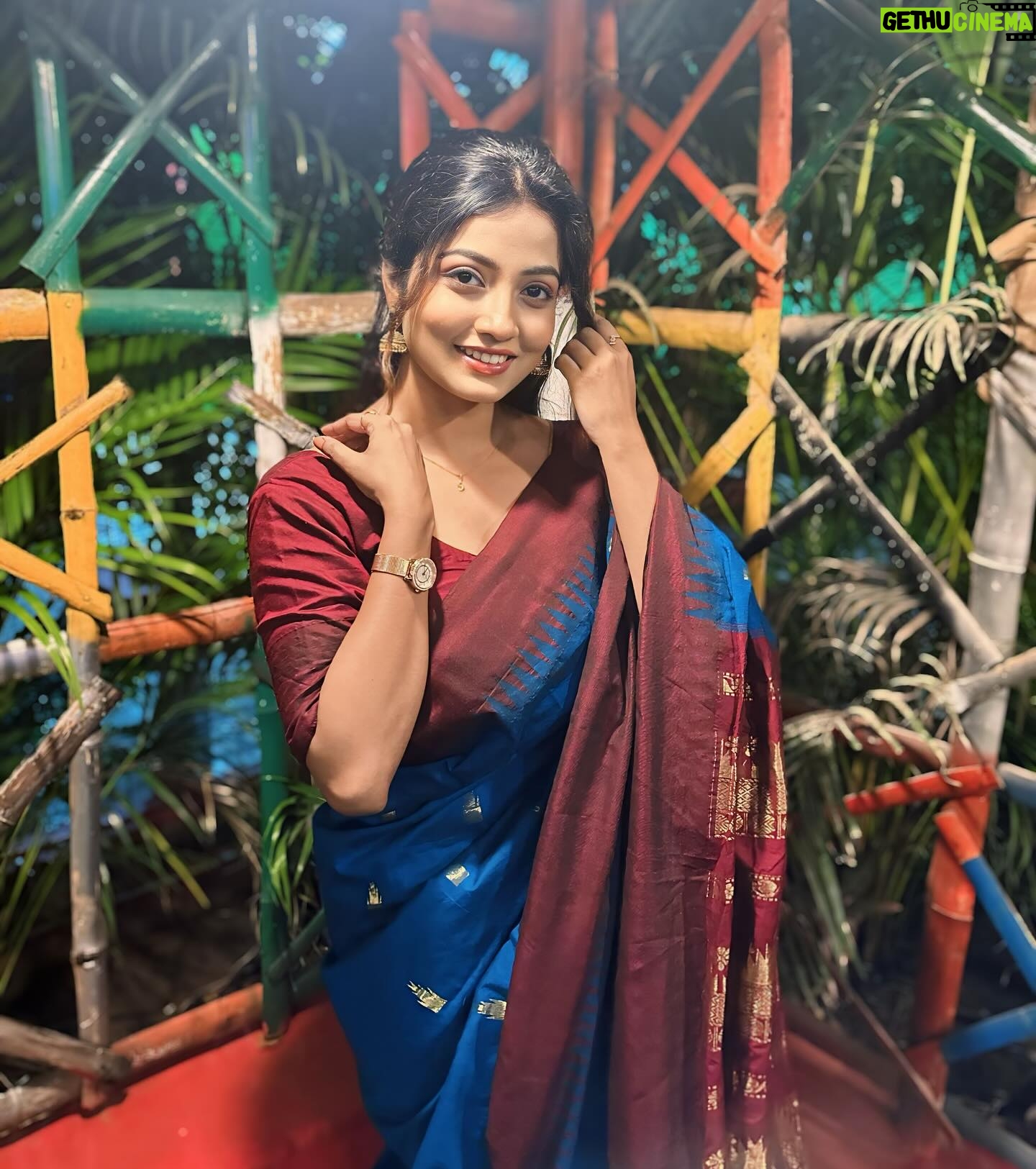 Sasmita Piyali Sahoo - 6.9K Likes - Keep watering yourself you’re growing❤️💫…
.
.
#picoftheday #lights #night #saree #beautiful #odiagirl #actress #smile #love #life #live #peace #shine #vibes #positivity #happiness #instagram #sasmitapiyalishaoo