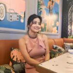 Sasmita Piyali Sahoo Instagram - A vibe no one else can replace❤️💫.. . . #picoftheday #love #life #smile #vibes #style #odiagirl #actress #happiness #night #lights #beautiful #pretty #girl #instagram #sasmitapiyalisahoo