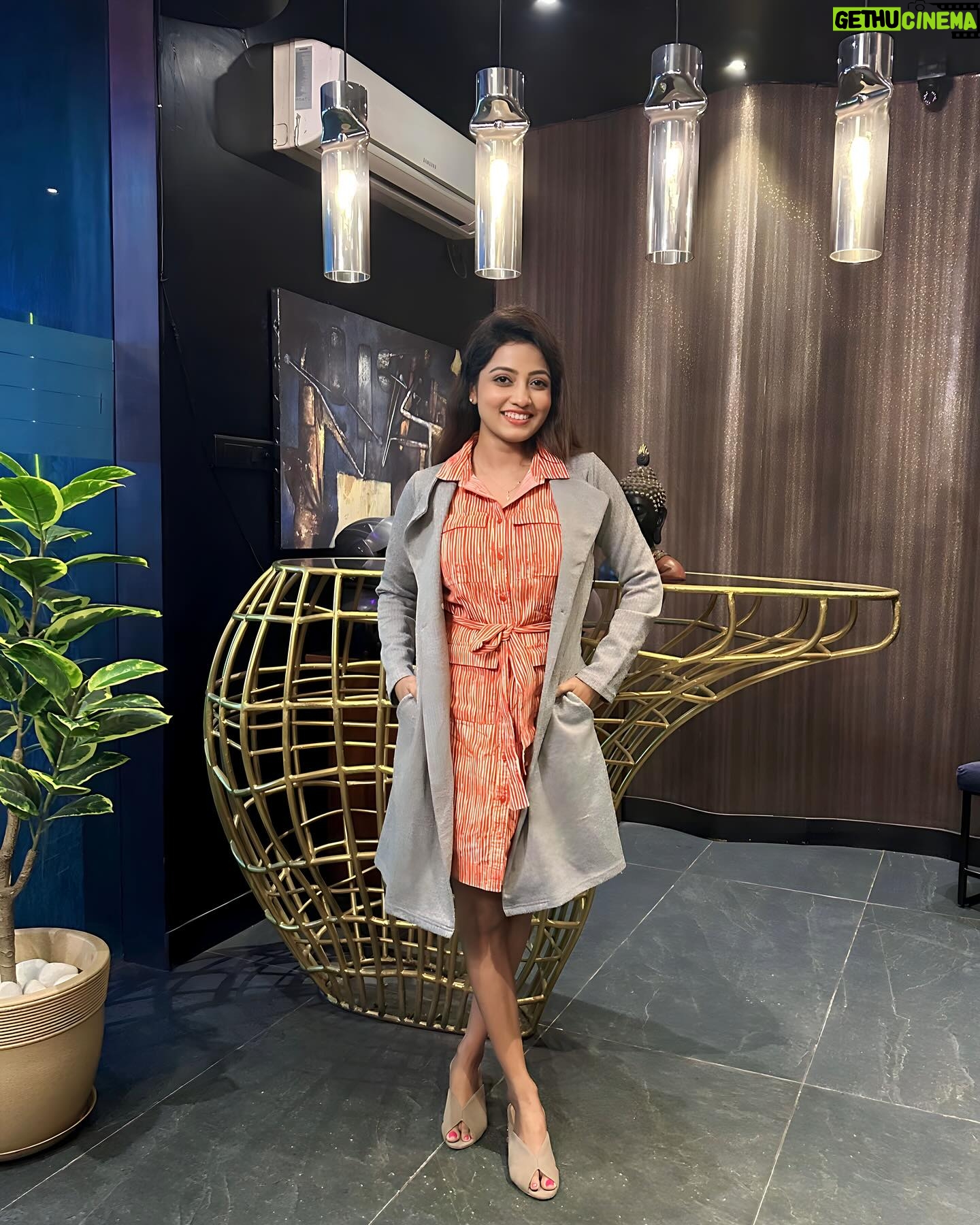 Sasmita Piyali Sahoo Instagram - Happiness looks gorgeous on you!❤️💫 . . #picoftheday #smile #positivity #happiness #vibes #pose #style #beurself #selflove #love #odiagirl #actress #beautiful #instagram #sasmitapiyalisahoo