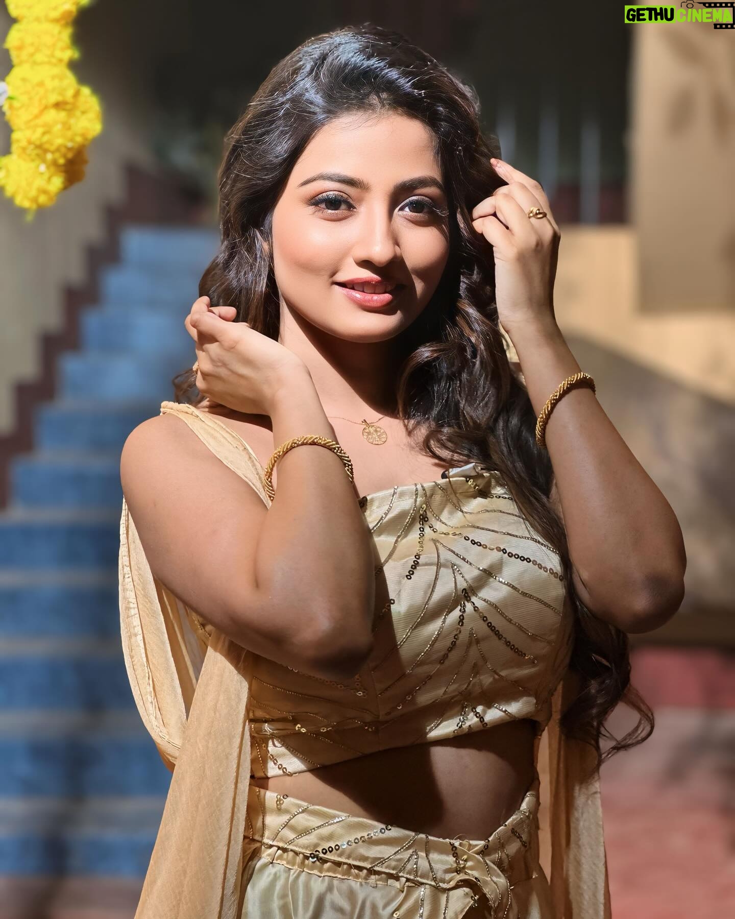 Sasmita Piyali Sahoo Instagram - U and me still the best of symphony❤️💫… . . #picoftheday #love #vibes #peace #beauty #odiagirl #actress #positivity #life #photoshoot #beyou #happiness #worklove #instagram #sasmitapiyalisahoo