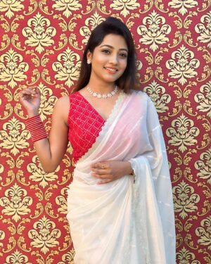Sasmita Piyali Sahoo Instagram - An elegant way to define my boldness❤️🔥…
.
.
#picoftheday #saree #boldness #smile #white #love #odiagirl #actress #beautiful #elegent #peace #pretty #beauty #defination #focus #vibes #pose #whitesaree #indianlook #instagram #sasmitapiyalisahoo