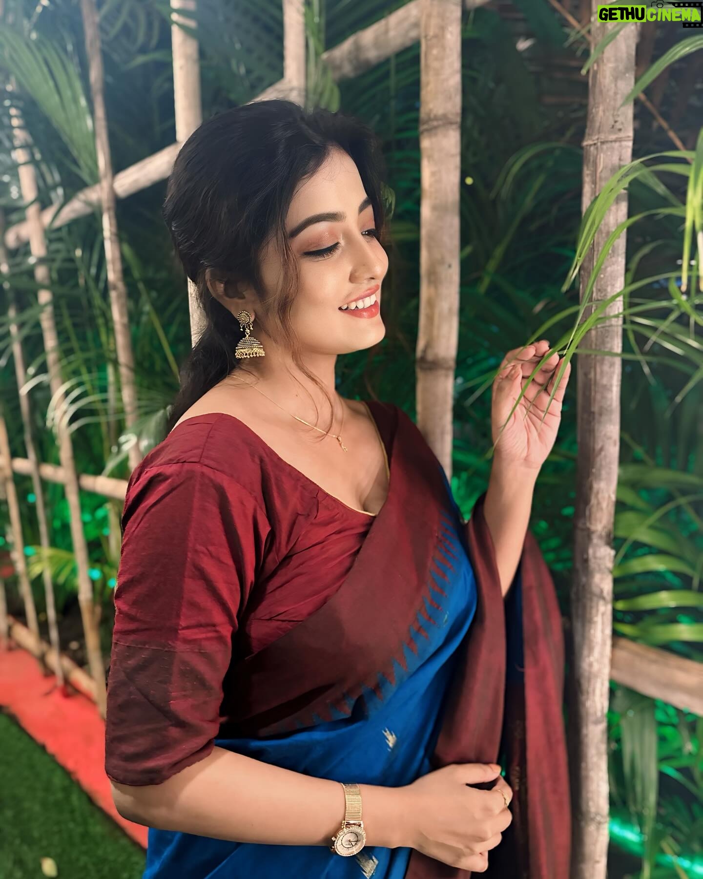 Sasmita Piyali Sahoo - 6.9K Likes - The magic is in you Baby😉❤️…
.
.
#picoftheday #smile #lights #night #saree #odigirl #actress #vibes #beautiful #positivity #love #romantic #happiness #beurself #instagram #sasmitapiyalisahoo