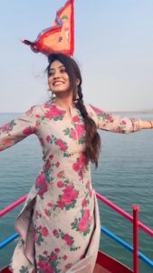Sasmita Piyali Sahoo Instagram - Feel it❤️💫… #reelitfeelit #reelsindia #reelsinstagram #srk #romantic #river #nature #vibes #sunset #love #peace #calm #happiness #odiagirl #actress #beautiful #instagram #reels #sasmitapiyalisahoo