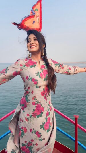 Sasmita Piyali Sahoo Instagram - Feel it❤️💫…
#reelitfeelit #reelsindia #reelsinstagram #srk #romantic #river #nature #vibes #sunset #love #peace #calm #happiness #odiagirl #actress #beautiful #instagram #reels #sasmitapiyalisahoo