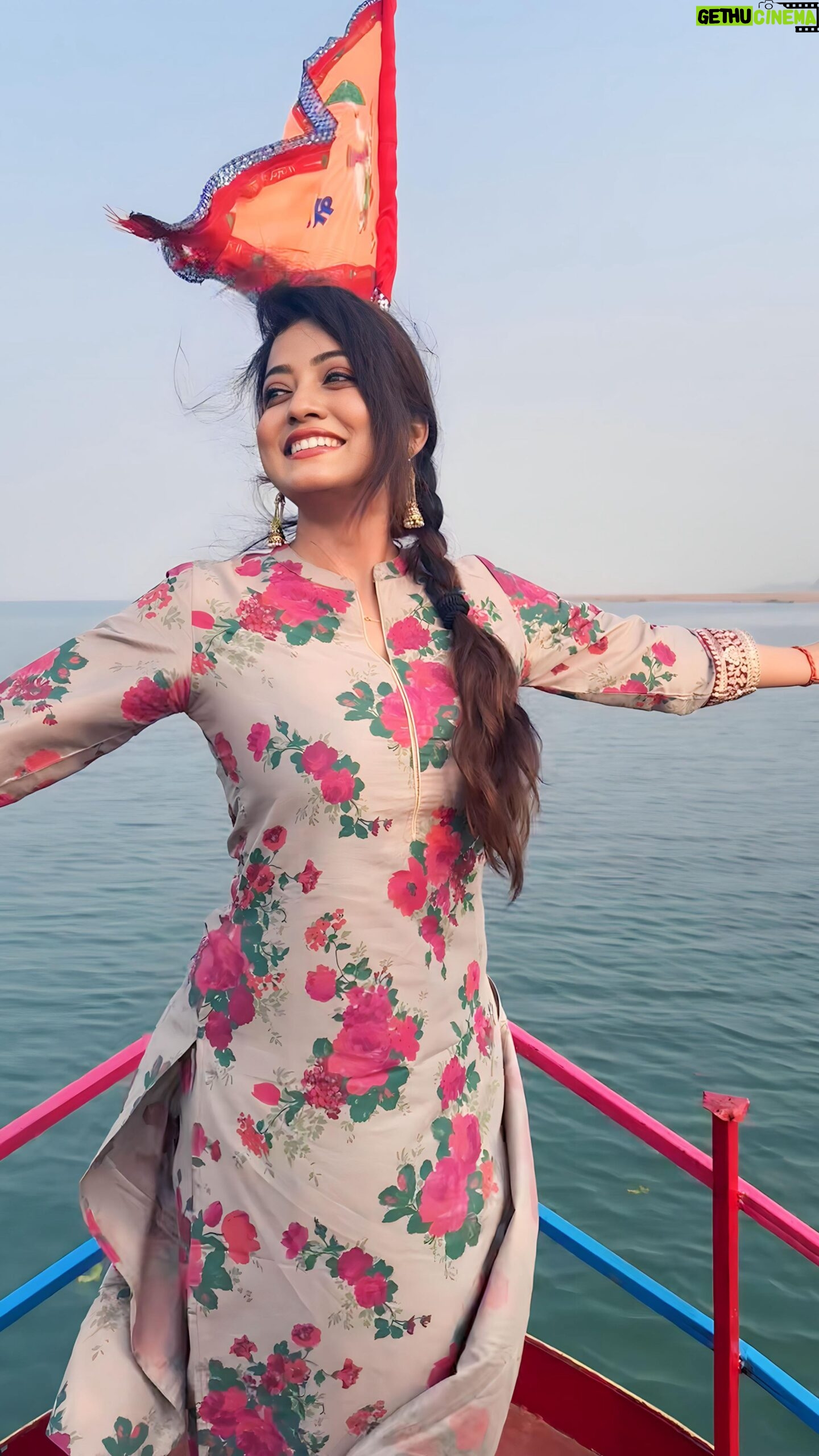 Sasmita Piyali Sahoo - 30.1K Likes - Feel it❤️💫…
#reelitfeelit #reelsindia #reelsinstagram #srk #romantic #river #nature #vibes #sunset #love #peace #calm #happiness #odiagirl #actress #beautiful #instagram #reels #sasmitapiyalisahoo
