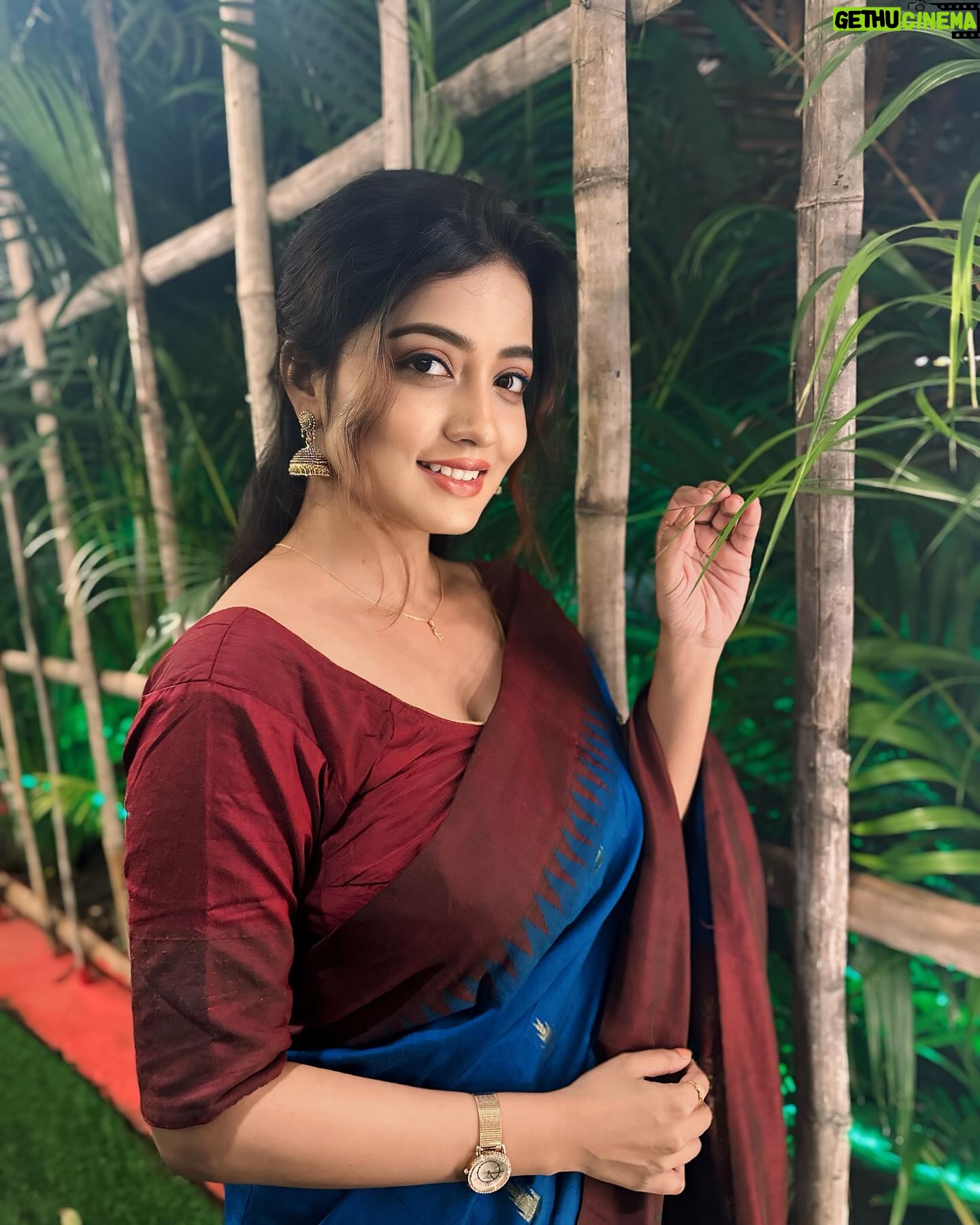 Sasmita Piyali Sahoo - 6.9K Likes - The magic is in you Baby😉❤️…
.
.
#picoftheday #smile #lights #night #saree #odigirl #actress #vibes #beautiful #positivity #love #romantic #happiness #beurself #instagram #sasmitapiyalisahoo
