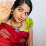 Sathya Devarajan Instagram - This fav song of mine is so underrated like this page ❤️ All these beautiful jewellery sets am wearing is from @sri_jewels_madurai ❤️ Check their page for budget friendly jewellery options 😇 . . #sathyadevarajan #saree #trending #tamilponnu