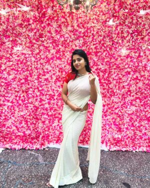 Sathya Devarajan Instagram - Saree state of mind !! ❤️🫶🤗 Saree : @classicthreads2023
.
.
.
.
#sathyadevarajan #trending #tamilactress #saree #tamilponnu #ethirneechal