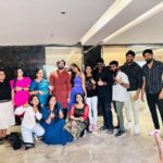 Sathya Devarajan Instagram - That was one awesome day❤️ Thank you for the treat na @velaramamoorthy 🫶 . . . . . #ethirneechal #suntv #tamilserial #teamlunch #sathyadevarajan