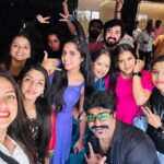 Sathya Devarajan Instagram - That was one awesome day❤️ Thank you for the treat na @velaramamoorthy 🫶 . . . . . #ethirneechal #suntv #tamilserial #teamlunch #sathyadevarajan