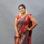 Sathya Devarajan Instagram - Happy Vishu and Tamil New Year to you! May the coming year bring you joy, prosperity, and abundance 🤗❤️ . . . . #sathyadevarajan #tamilnewyear #vishu #tamilactress #sarees #edhirneechal #suntv #tamilponnu #trending