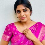 Sathya Devarajan Instagram - Can I be your forever “உன்னவள்” in ur fantasy love story ? ❤️🫶🥹 Saree : @trendingwithmathi 😇 . . . . #sathyadevarajan #tamilponnu #suntv #aadhirai #tamilactress #saree #ethirneechal