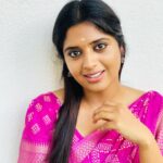 Sathya Devarajan Instagram - Can I be your forever “உன்னவள்” in ur fantasy love story ? ❤️🫶🥹 Saree : @trendingwithmathi 😇 . . . . #sathyadevarajan #tamilponnu #suntv #aadhirai #tamilactress #saree #ethirneechal