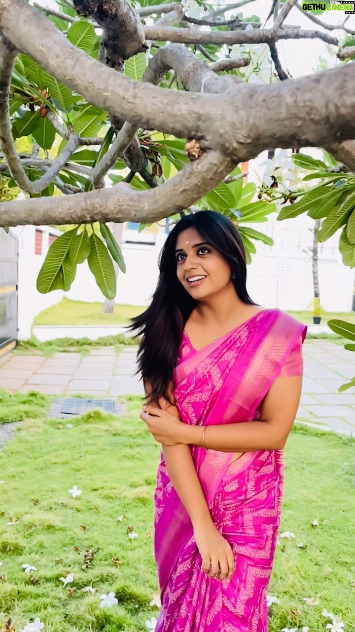 Sathya Devarajan - 34.9K Likes - Naaan dhaaan ❤️😂🫶
.
.
.
#sathyadevarajan #tamilactress #tamilponnu #aadhirai