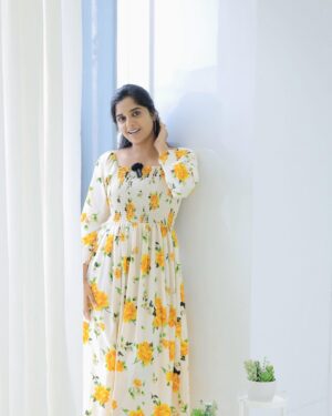 Sathya Devarajan Instagram - 💛Minimalist vibes💛
.
.
.
.
#sathyadevarajan #casualstyles #trendinglooks #tamilponnu