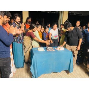 Sathya Devarajan Instagram - 2 years of edhirneechal ❤️ Cheers to the whole team 💃🏻 @kaniha_official @priyadharshinikishoreneelakndn @haripriyaa_official @actorkamalesh @vibhuraman @madhumitha.h_official @sabari.prasanth @_.rithikrr._ 
.
.
.
 #ethirneechal #suntv #celebration