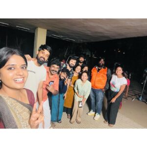 Sathya Devarajan Instagram - 2 years of edhirneechal ❤️ Cheers to the whole team 💃🏻 @kaniha_official @priyadharshinikishoreneelakndn @haripriyaa_official @actorkamalesh @vibhuraman @madhumitha.h_official @sabari.prasanth @_.rithikrr._ 
.
.
.
 #ethirneechal #suntv #celebration
