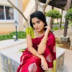 Sathya Devarajan Instagram - This fav song of mine is so underrated like this page ❤️ All these beautiful jewellery sets am wearing is from @sri_jewels_madurai ❤️ Check their page for budget friendly jewellery options 😇 . . #sathyadevarajan #saree #trending #tamilponnu