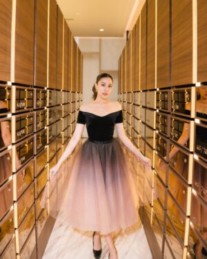 Satida Pinsinchai Instagram - Wrapped in luxury, dressed by Poem, stepping into fantasy✨💖thankyou so much  @poem_official @poemcouture @sean_poem 
Makeup @yiim_makeup 
Hair @ninlagar 
📸 @ixnore 
#mcaimsatida
