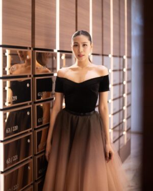 Satida Pinsinchai Instagram - Wrapped in luxury, dressed by Poem, stepping into fantasy✨💖thankyou so much  @poem_official @poemcouture @sean_poem 
Makeup @yiim_makeup 
Hair @ninlagar 
📸 @ixnore 
#mcaimsatida