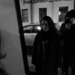 Saule Yusupova Instagram - Я очень сильно тревожный человек. И мне психолог посоветовала, каждый раз когда начинается тревога, все о чем я думаю, записывать это в все в тетрадку. Теперь я пол дня загоняюсь. Остальные пол дня об этом пишу. Я боюсь, что если у меня будут обыскивать квартиру, найдут тетради, и будут долго угорать, типа «Реально? Ты три дня не спала, потому что Том Харди не казах?» А вы как боритесь с тревожностью?