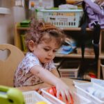 Saule Yusupova Instagram - 1 июня отмечается День защиты детей. И это ещё один важный повод подумать о тех, кому нужно особое внимание. Поэтому мы вместе с фондом «Обнажённые сердца» составили несколько правил общения с ребёнком с особенностями развития. 1. Не будьте фамильярными и не говорите дауны, даунята или аутисты. Каждый из нас в первую очередь человек, а не его болезнь. Только дети с синдром Дауна или дети с аутизмом. 2. Не нарушайте личное пространство. Не трогайте без разрешения инвалидную коляску или протез – вам бы самим понравилось, если бы незнакомый человек взял вас за руку? 3. Не избегайте детей с аутизмом на площадке. Они так же, как и все, любят общаться, шутить и играть. Просто иногда им нужно чуть больше времени на адаптацию. #обнаженныесердца