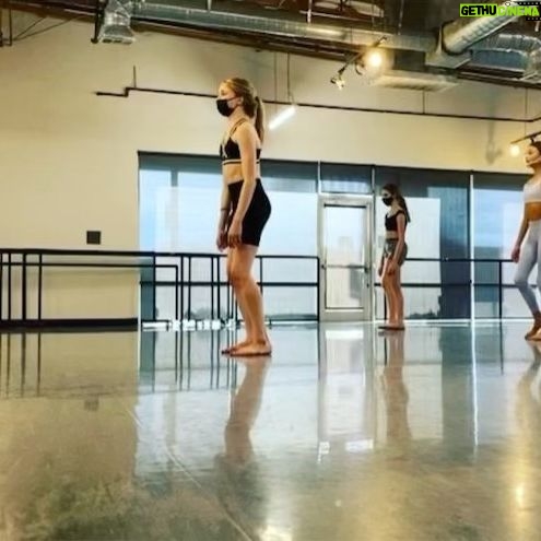Savannah Kristich Instagram - I really loved having the opportunity to dance with @jaciroyal this week. Thank you @quinndancer and @therockcenterfordance for always bringing in the best! ❤️ . . DW: @joandjax . . #jaciroyal #jaciroyalchoreo #contemporary #contemporarydancer #lovedeveryminute #dance #dancer #exactlywhatineeded #igdancers #rockkid