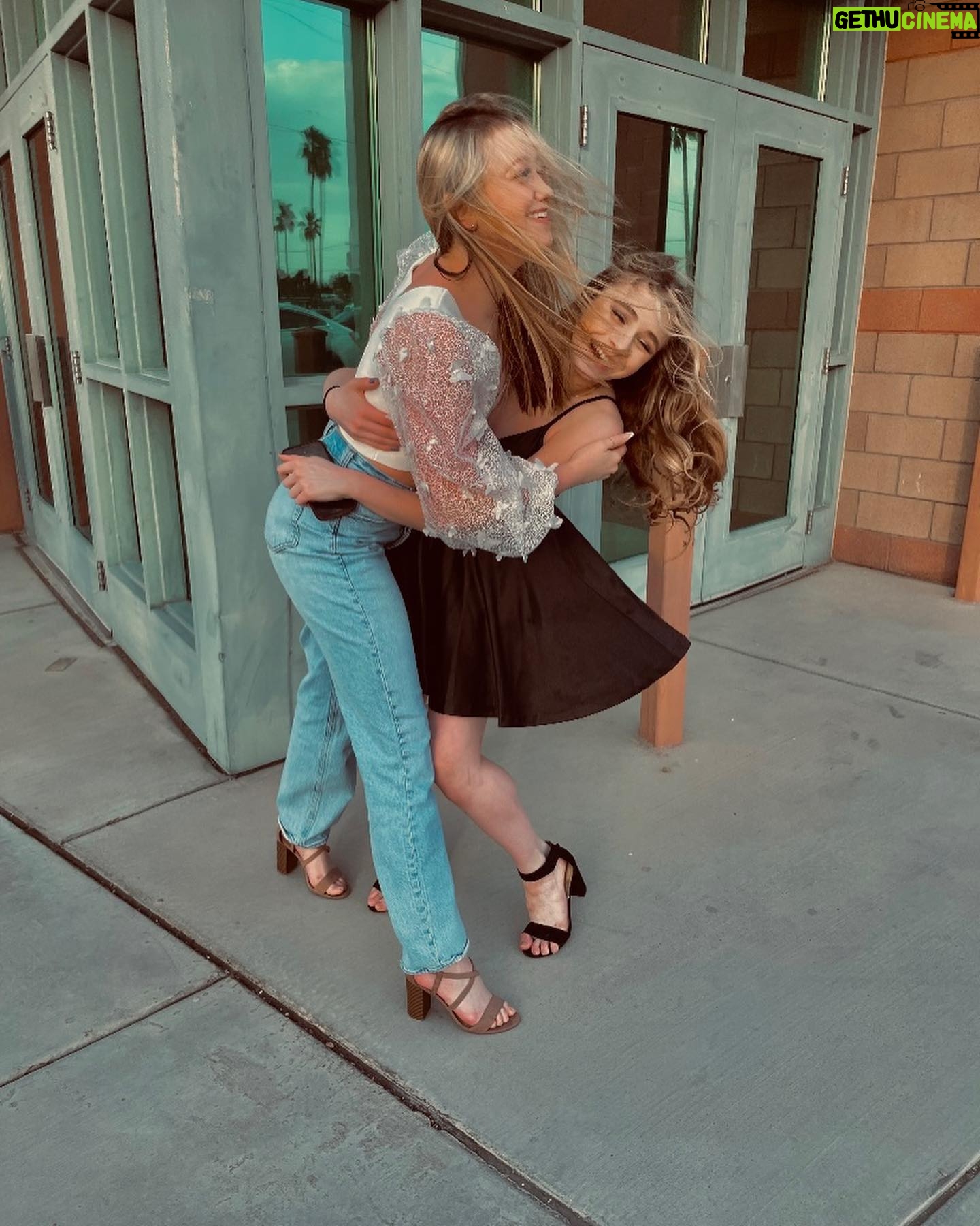 Savannah Kristich Instagram - THAT’S A WRAP ON SENIOR CHOREO ‘22! this year has been my first year back in regular school since elementary. i am so beyond blessed to be able to go to a school that allows us to create, perform, and truly dance. this school year has been so incredibly fun getting to meet new people, who i can now call close friends. thank you to all the dancers for giving it their all this weekend. the energy i felt was so empowering/uplifting, and was just… wow. lastly, thank you to all the senior choreographer’s, you guys did an incredibly good job making these pieces, and i can’t wait to see how far y’all go. im so inspired by the people surrounding me, and i love it here! cant wait for spring showcase! 🤍